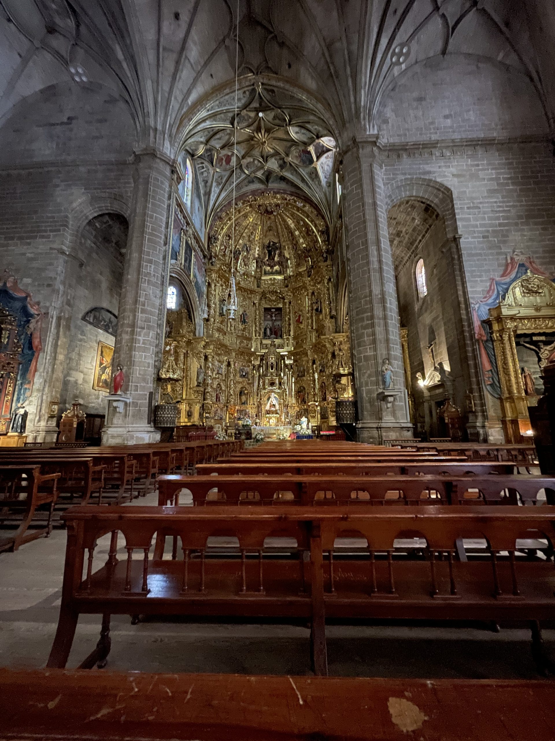 L’interno della chiesa di Navarrete